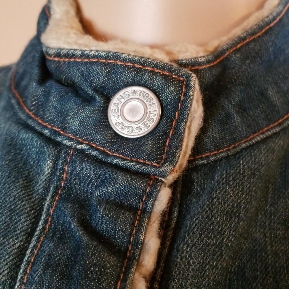Size XS GAP Denim Jacket - Picture 3 of 7